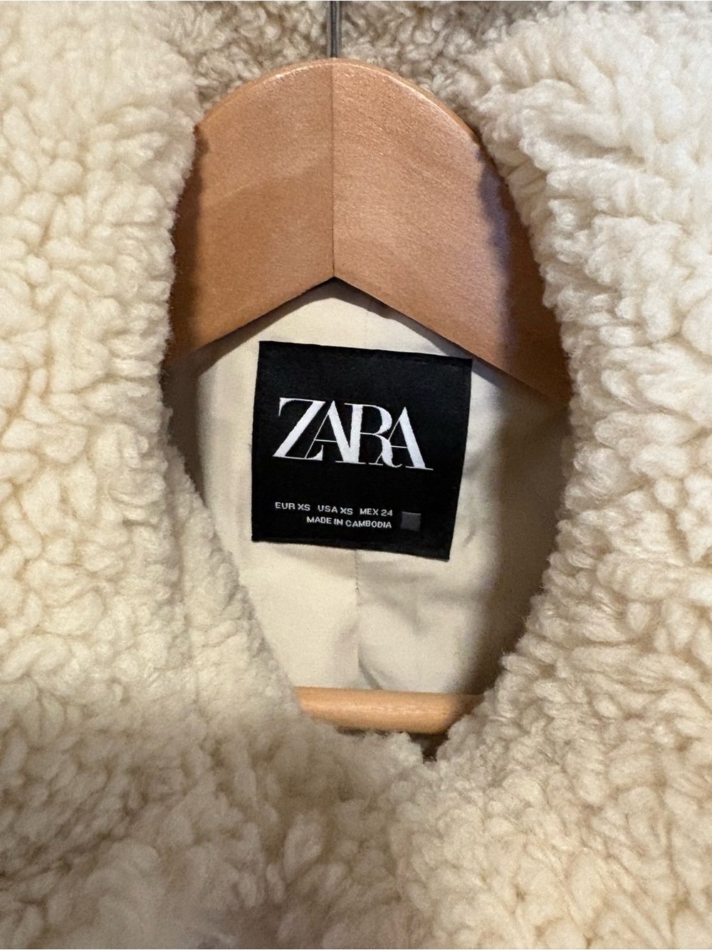 ZARA Women’s XS Cream Sherpa Button-Up Jacket - measurements in pics - Picture 2 of 14